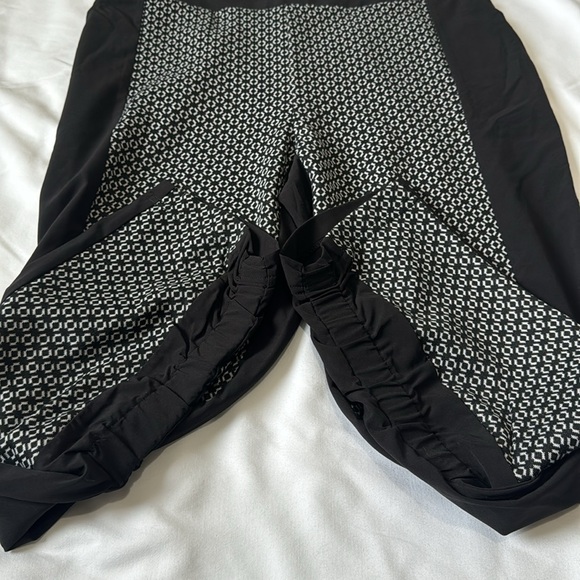 Chico's Zenergy jogger ankle size 1 - Picture 5 of 6